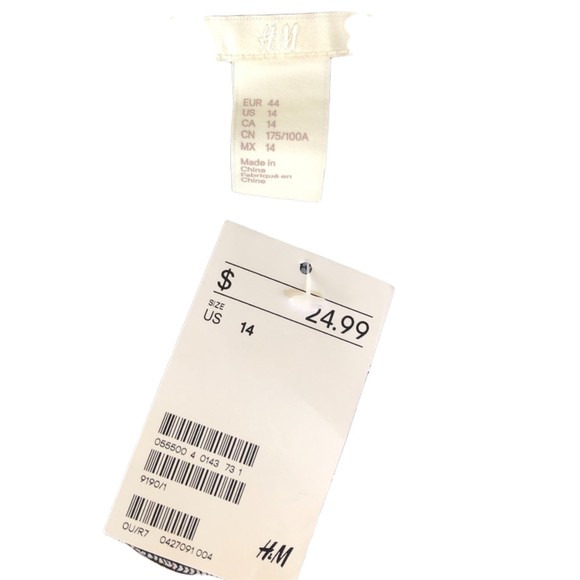 H&M Collection Long Sleeve Loose Fit Pullover Top w/ 3 Buttons - Picture 5 of 5